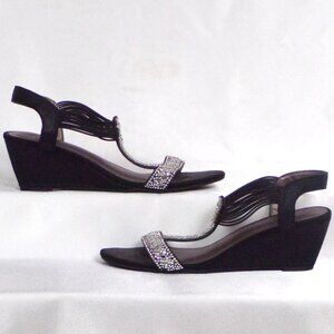 NEW YORK TRANSIT size 7.5M wedge-heel T-strap sandals black with jeweled straps